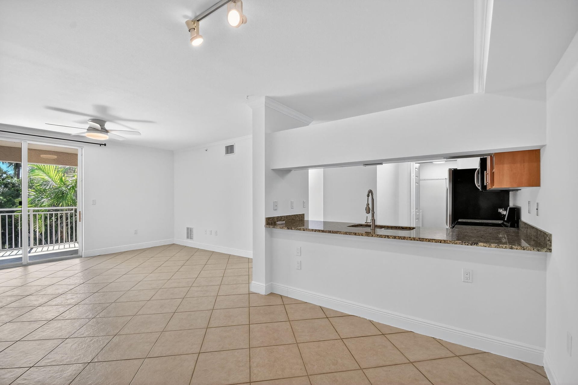  Unit 304 photo 16
