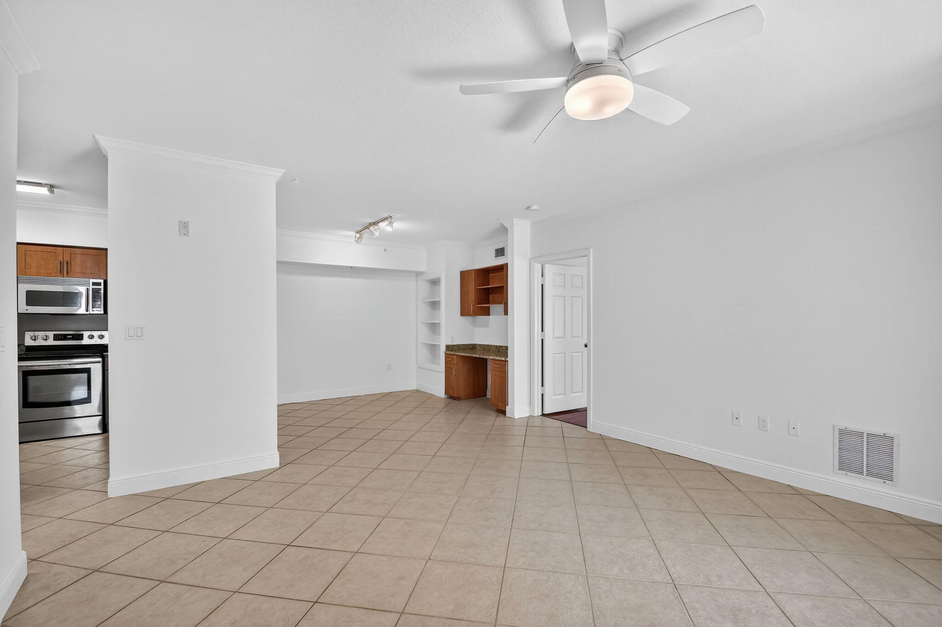  Unit 304 photo 20