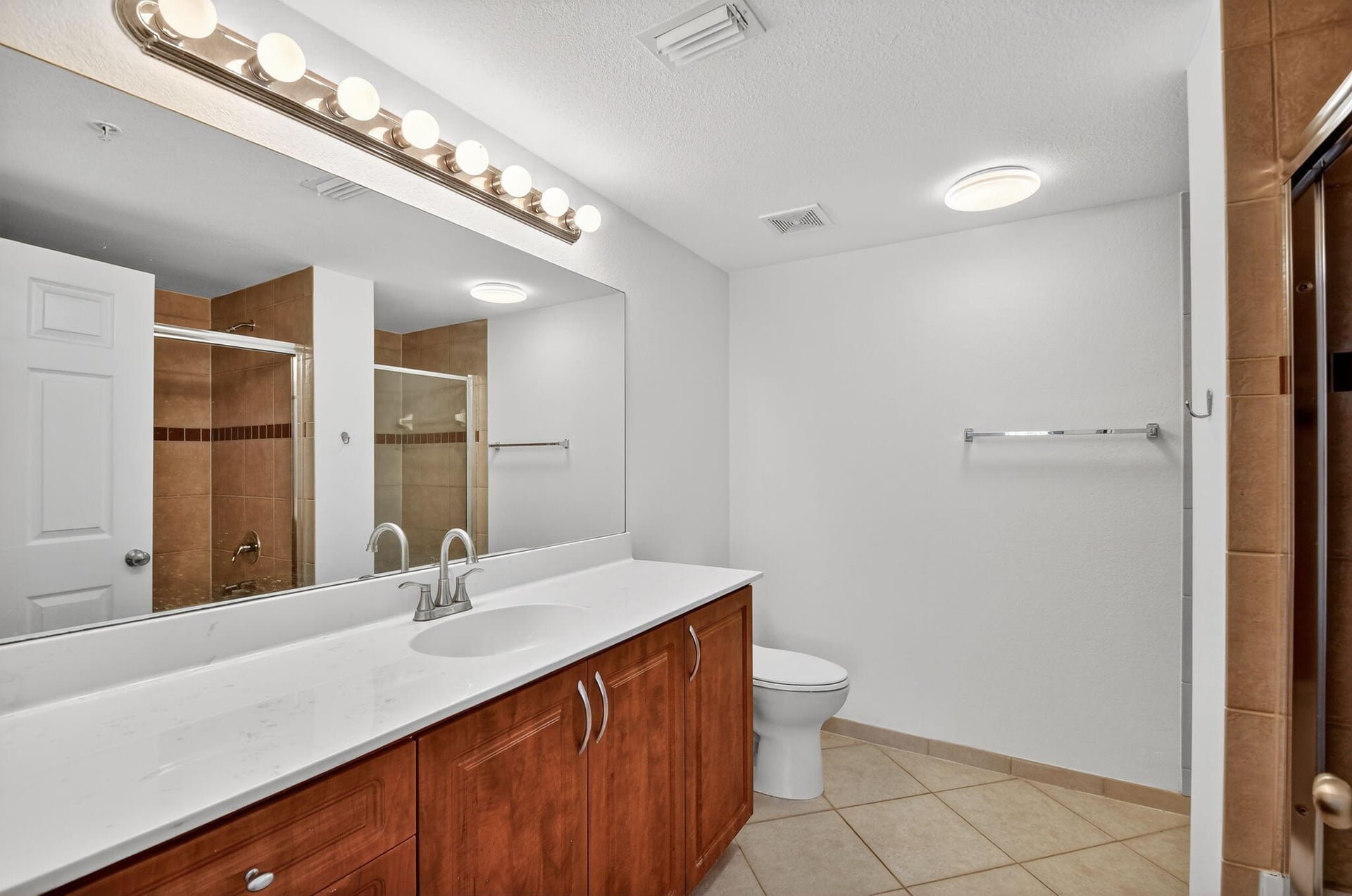  Unit 304 photo 32