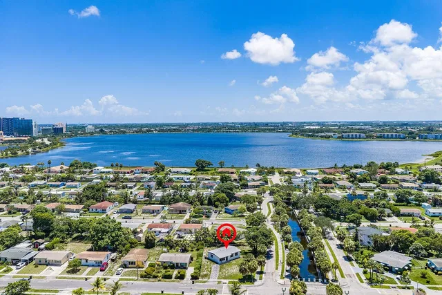 West Palm Beach Residence photo 17