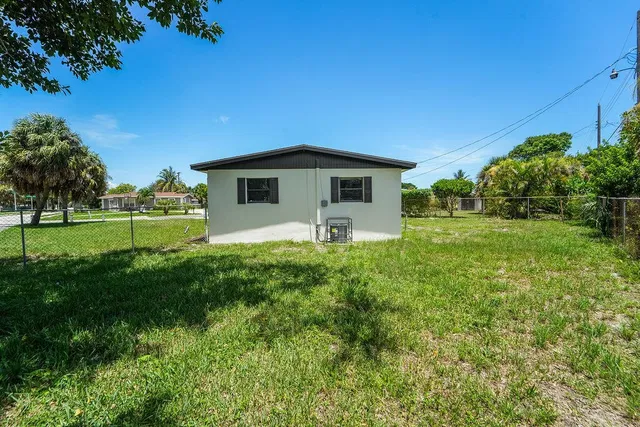 West Palm Beach Residence photo 18