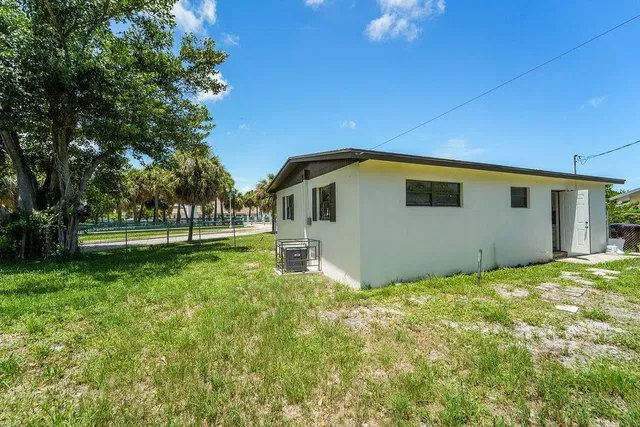 West Palm Beach Residence photo 20