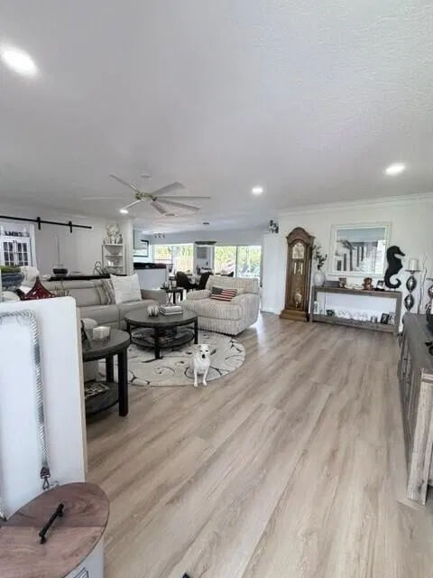 Residence photo 3