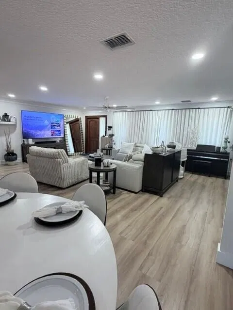 Residence photo 6