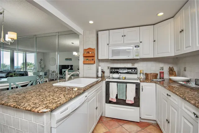 South Palm Beach Unit 303 photo 9