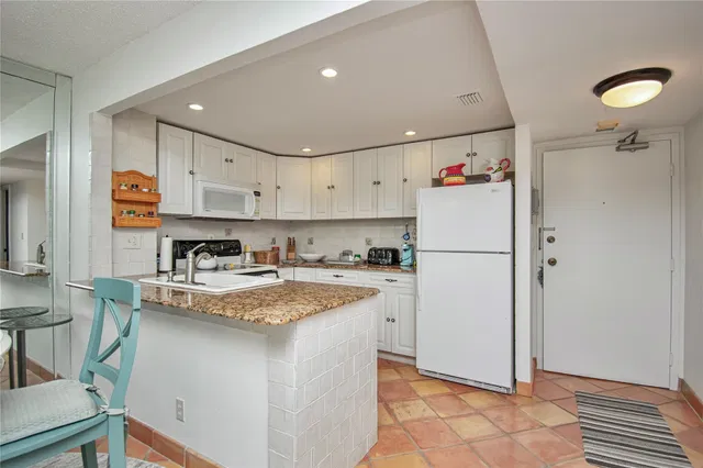 South Palm Beach Unit 303 photo 11