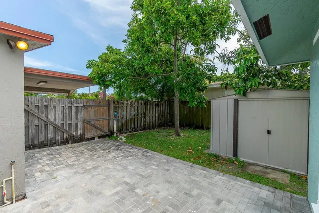 Residence photo 27