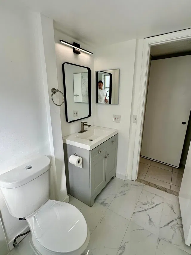  Unit 109 photo 5
