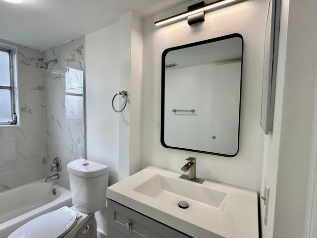  Unit 109 photo 9