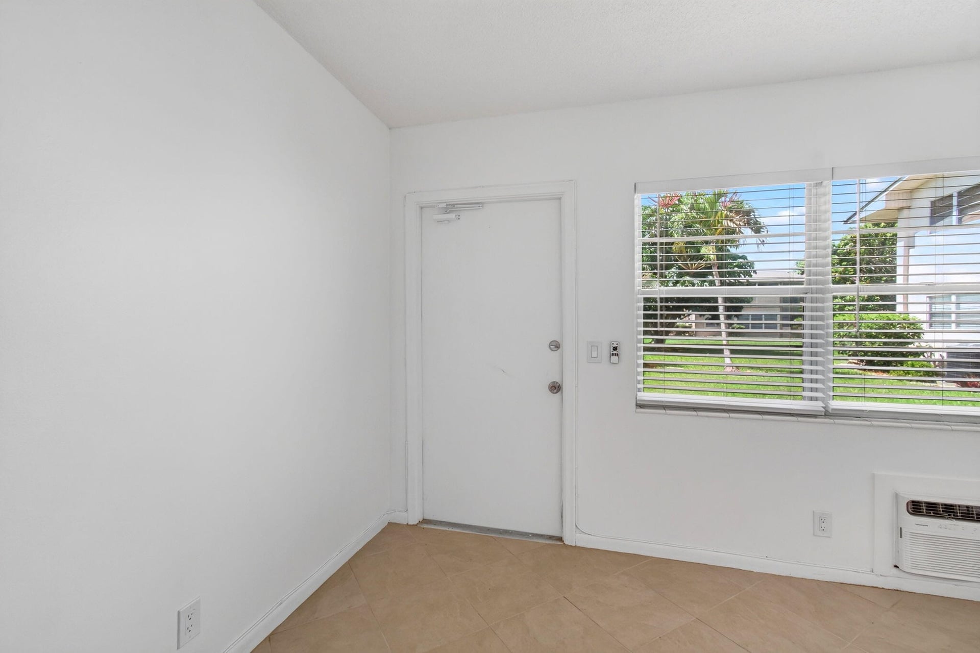 Residence photo 12