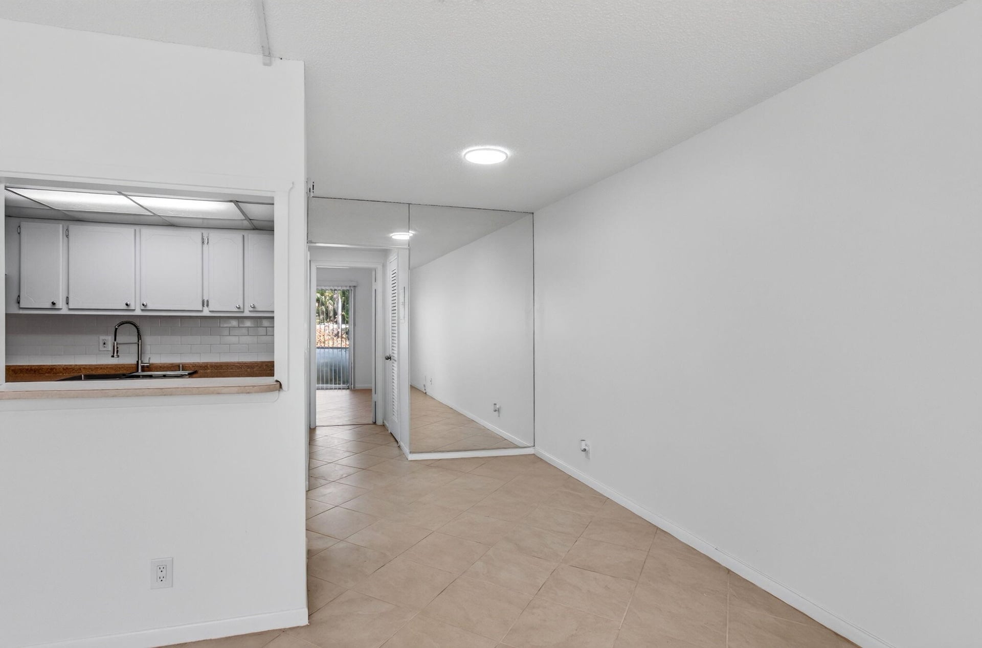 Residence photo 14
