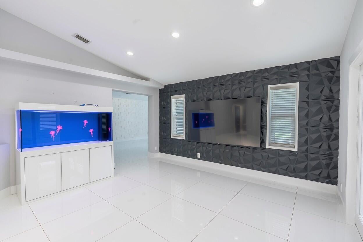 Residence photo 19