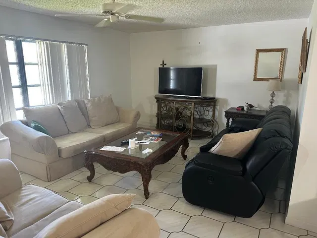  Residence photo 4