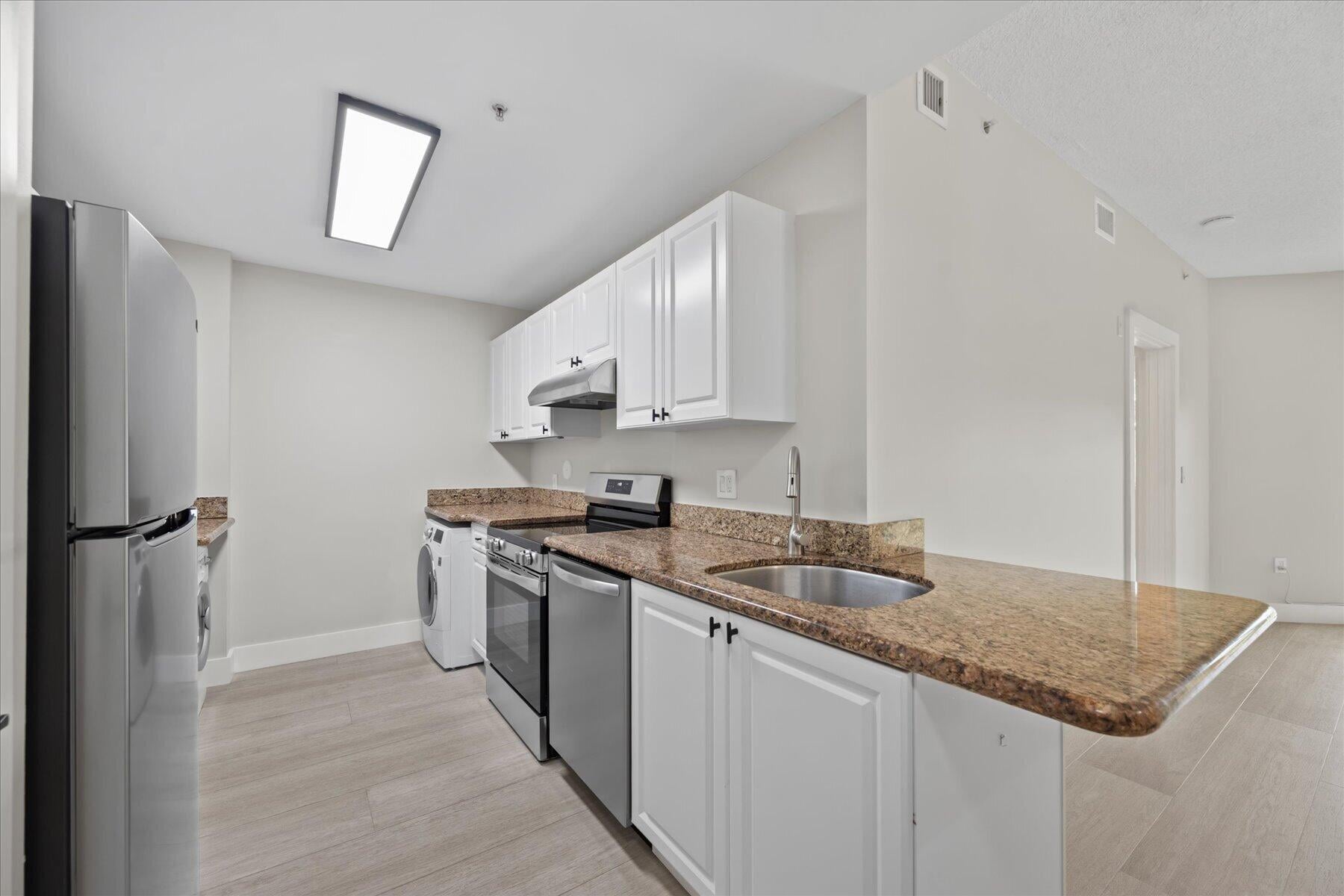  Unit 102 photo 6