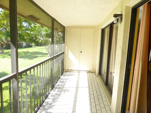 Unit A208 photo 15