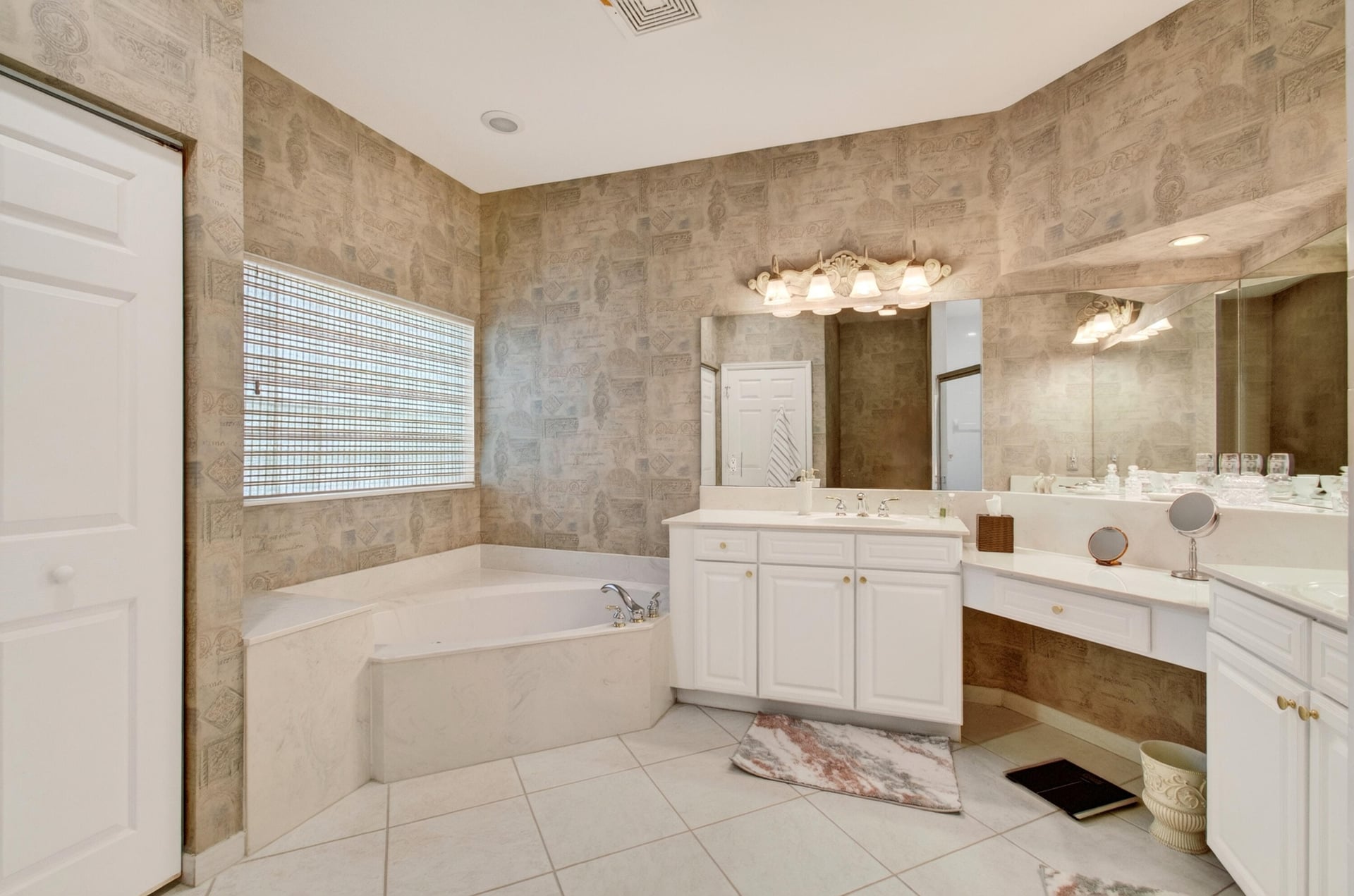 Residence photo 39