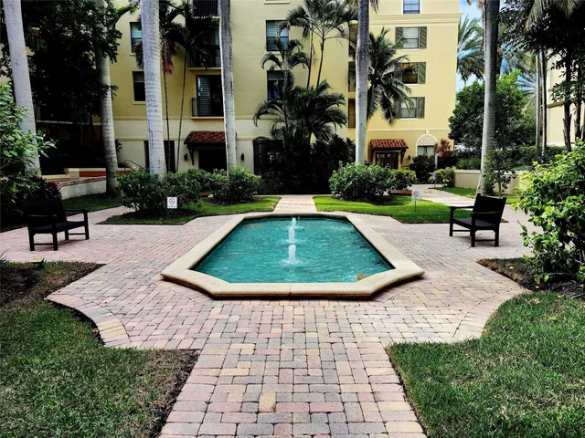 Courtyards in Cityplace Unit 413 photo 14