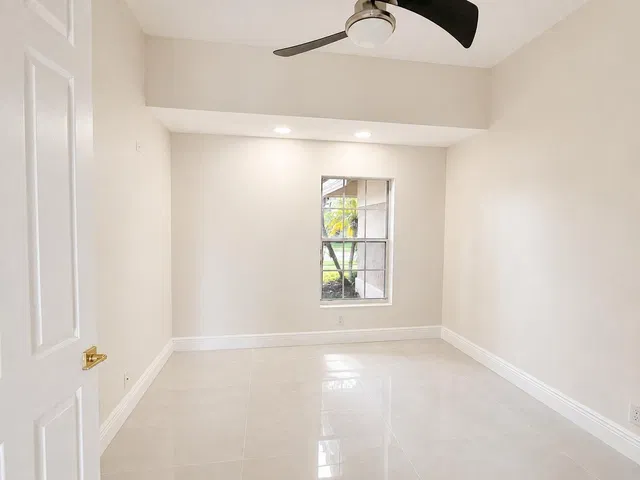 Boca Isles Residence photo 35