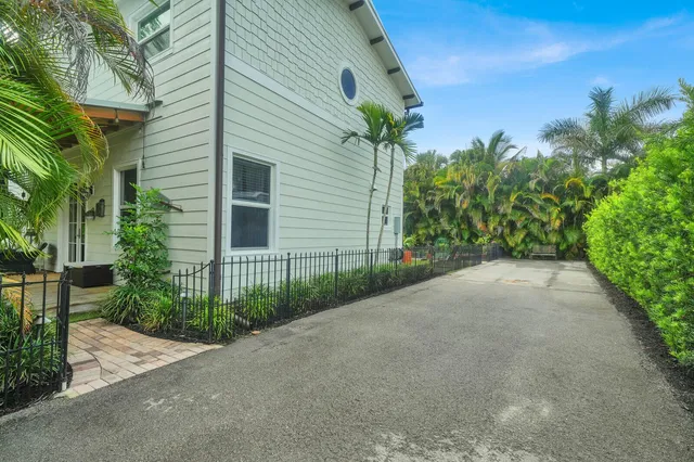  Residence photo 4