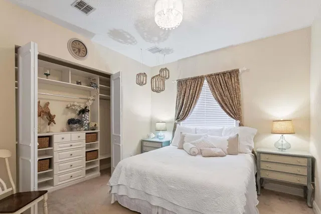 Residence photo 11