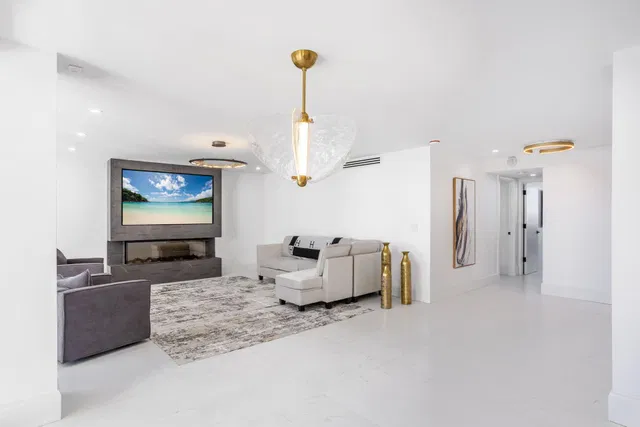 Boca Raton Unit 6E photo 13