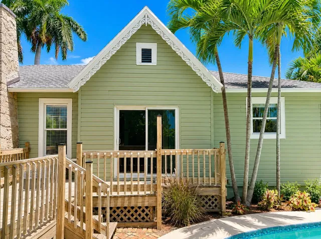  Residence photo 9