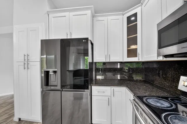 Residence photo 12