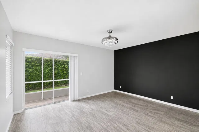 Residence photo 18
