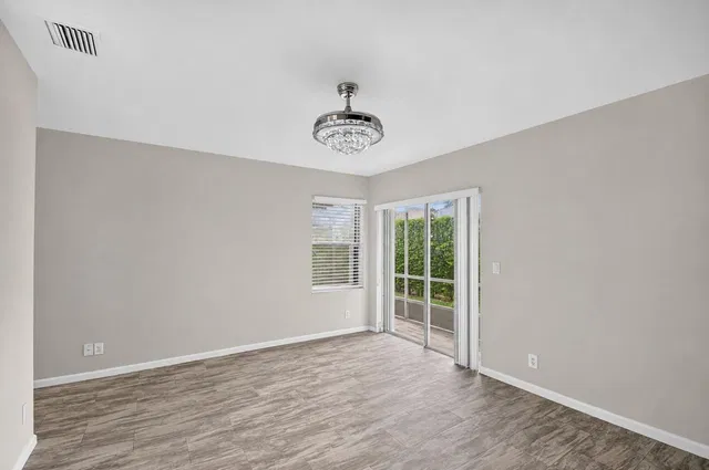 Residence photo 20