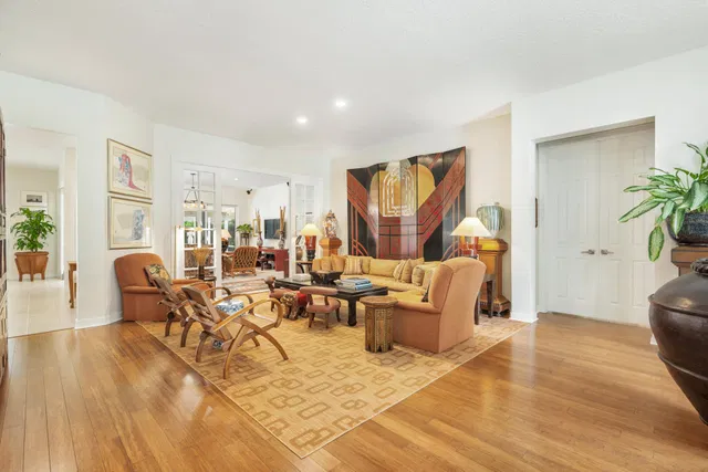 Residence photo 6