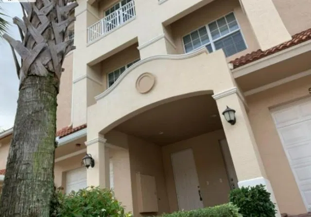 Residence photo 18