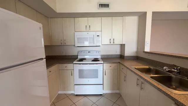 Flagler Pointe Unit 630 photo 4