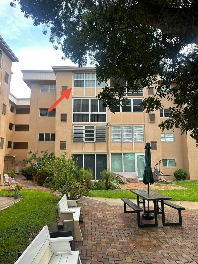 Unit 413 photo 2