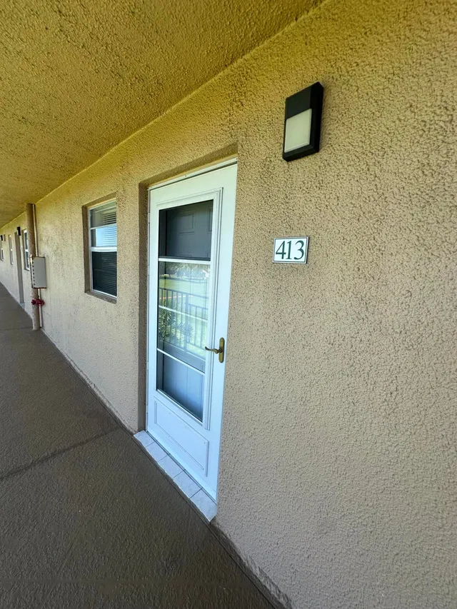 Unit 413 photo 3