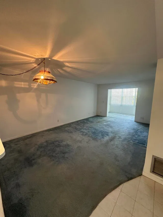 Unit 413 photo 6