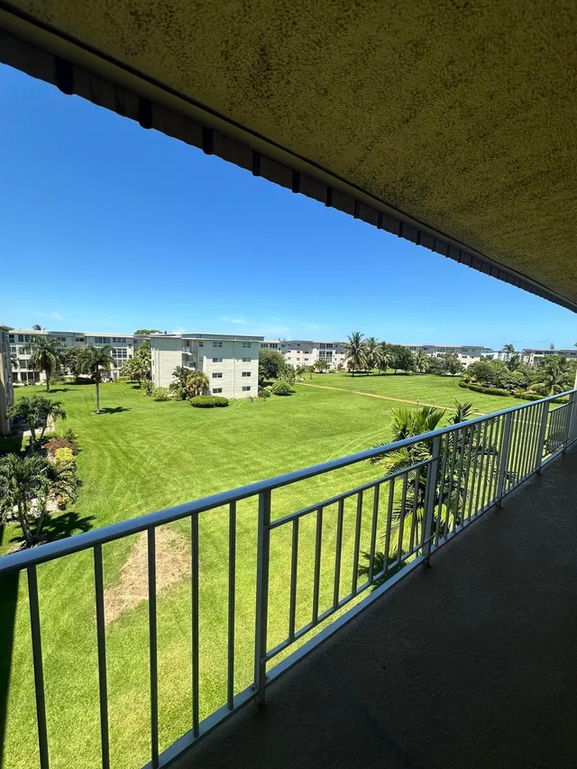 Unit 413 photo 15