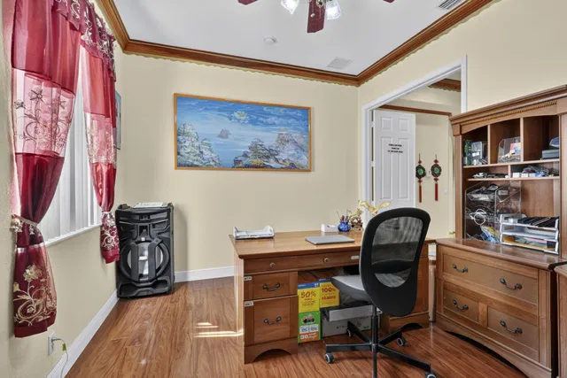  Residence photo 30