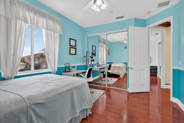  Residence photo 49