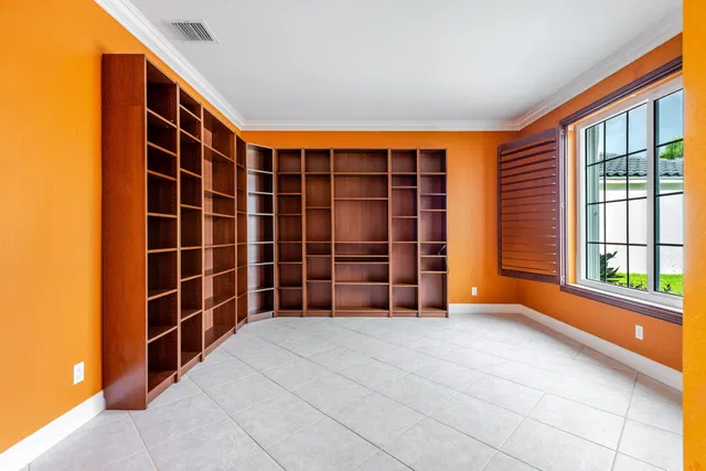 Residence photo 3