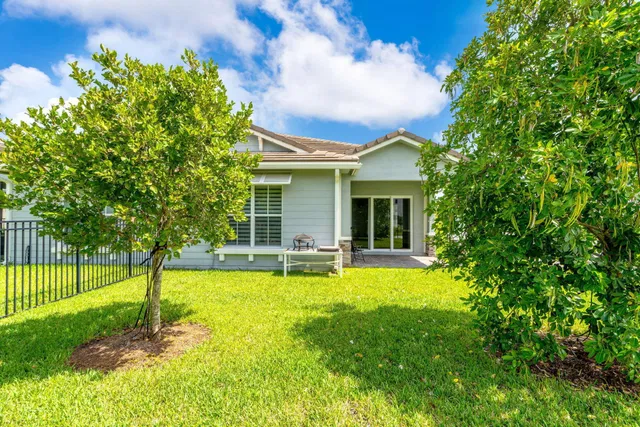  Residence photo 5