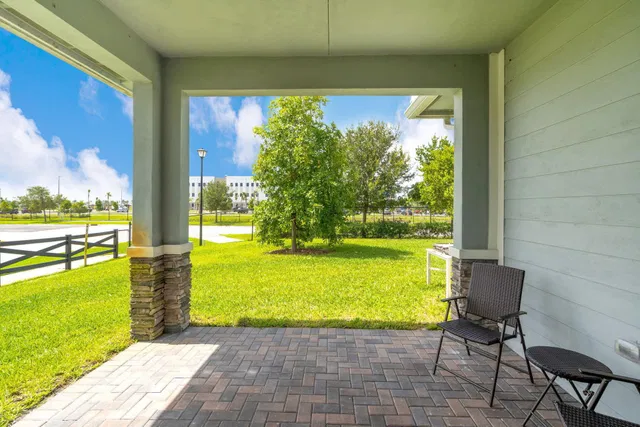  Residence photo 6