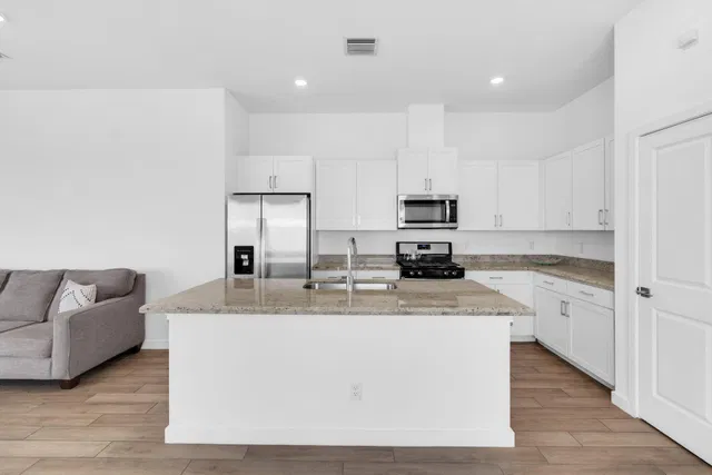  Residence photo 12