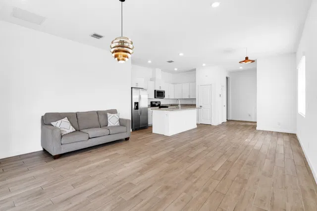  Residence photo 14