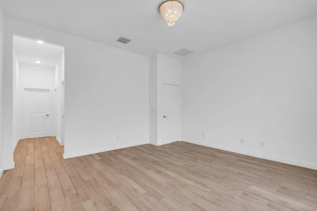  Residence photo 19