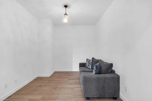  Residence photo 30