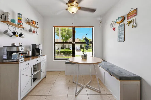 Residence photo 8