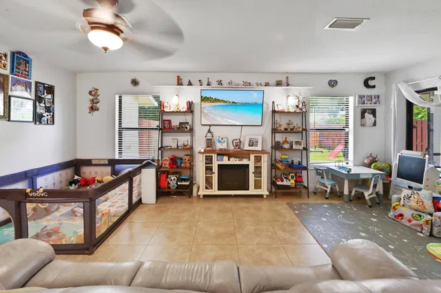 Residence photo 9
