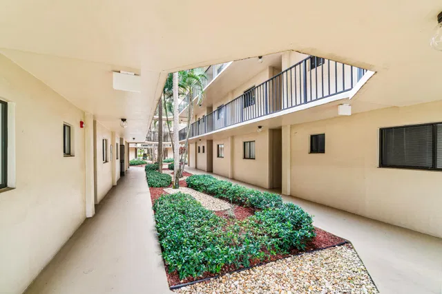 Unit 209 photo 6