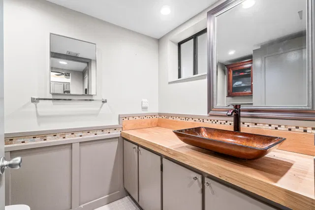  Unit 209 photo 19