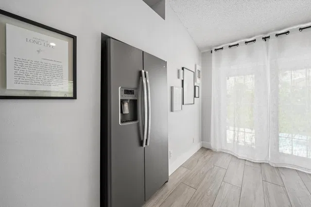  Residence photo 5